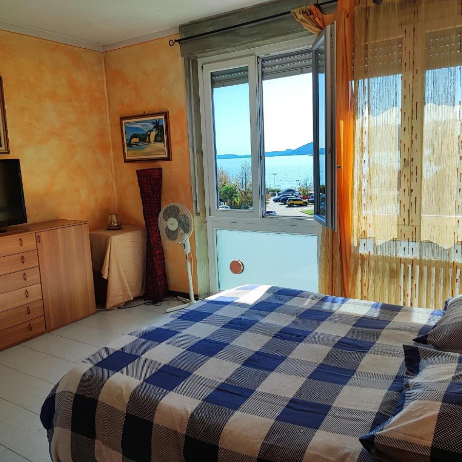 Appartamento Chic Vista Lago - Casa Janis Verbania Exteriör bild