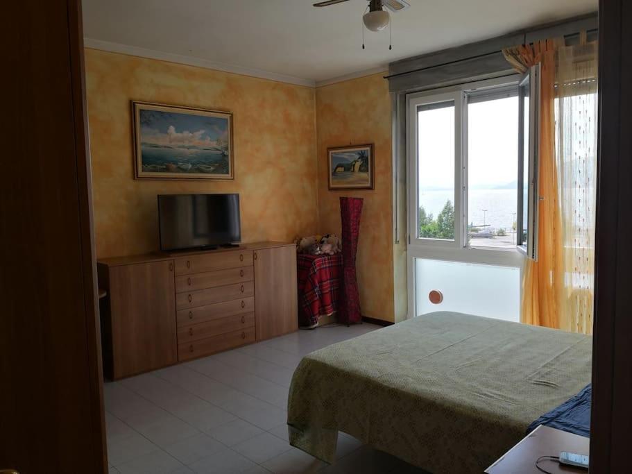Appartamento Chic Vista Lago - Casa Janis Verbania Exteriör bild